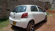Toyota IST 2003 Nyeupe - 3
