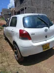 Toyota Vitz 2010 White - 4