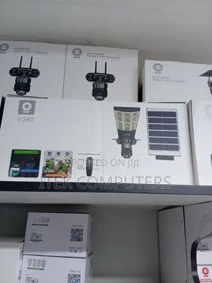 AI Solar Camera 4G with 2-in-1 Security & Lighting