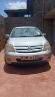 Toyota IST 2003 Nyeusi - 1