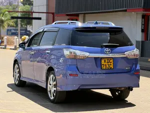 Toyota Wish 2014 Blue