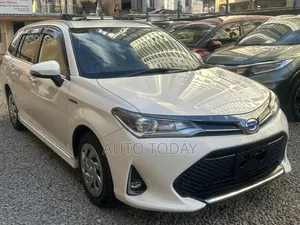 Toyota Corolla Fielder 1.5 Hybrid 2018 White