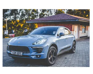 2015 Porsche Macan Turbo Black