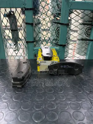 Toyota Prado 150 Rear Brake Pads (D2090)