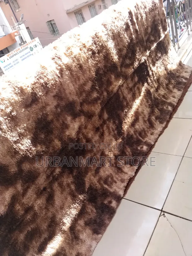 Carpet Mpya ya Kufurahisha ya 7x10 ft kwa Sehemu za Kuishi - 1