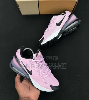 Nike Air Max 270 Sneakers