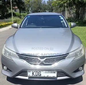 Toyota Mark X 2014 Nyeupe