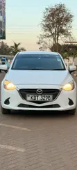 Mazda Demio 2018 Nyeupe - 3
