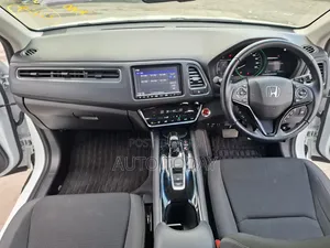 Honda Vezel 1.5 Hybrid 2WD 2019 White
