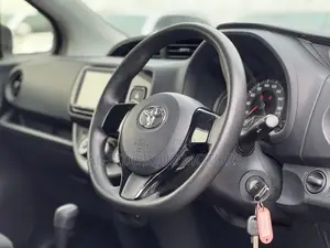 2019 Toyota Vitz 1.0 FWD 5dr White