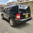 Jeep Liberty Limited 2010 Black - 3