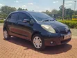 Toyota Vitz 1.0 FWD 5dr 2011 Nyeusi - 2