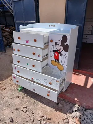 Brand New 5-Drawer Chest of Drawers