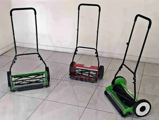 Hand-Powered Lawn Mower - 1