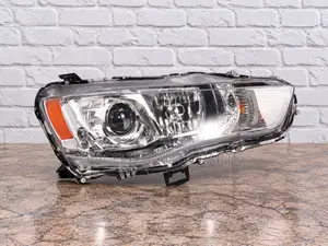Mitsubishi Outlander 2010-2011 Xenon Headlight
