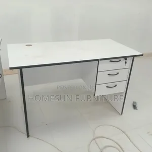 Ofisi Desk Mpya - Nyeupe/Nyeusi