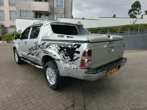 Toyota Hilux 3.0 D-4D 4x4 Double Cabin 2014 Silver