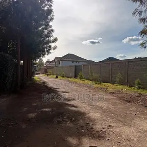 Eneo Bora la 1/2 Eka Linauzwa Karen