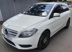 Mercedes-Benz B180 2014 White