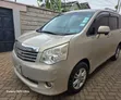 Toyota Noah 2012 Beige - 2