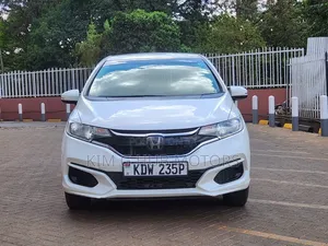 Honda Fit 2018 Rangi ya Pearl