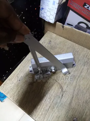 Moment Heavy Duty Door Closer