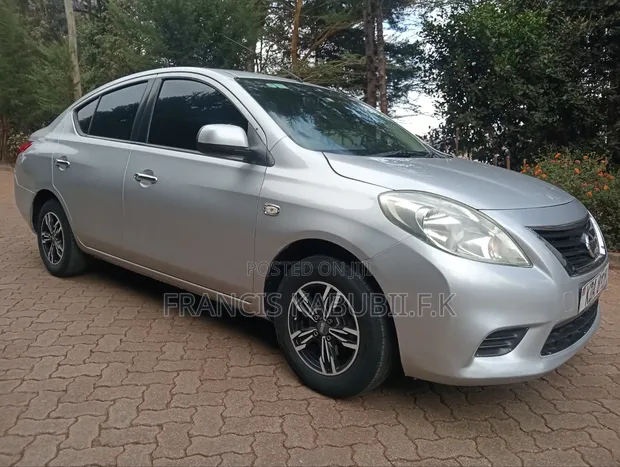 Nissan Latio 1.2 Sedan 2013 Silver - 1