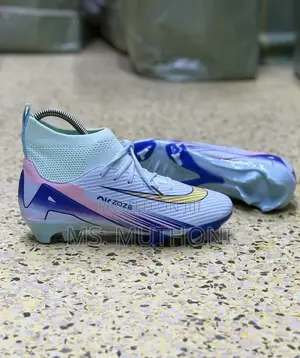 Kids Nike High-Top Football Boots (Sizes 31-35)