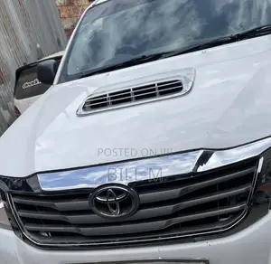 Grille ya Chrome ya Toyota Hilux Vigo