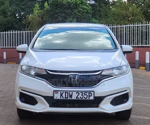Honda Fit 2018 Nyeupe