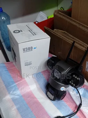 Triple-Lens 4G CCTV for Business Security