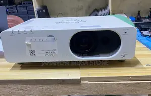 Panasonic PT-FW430U WXGA 3LCD Projector