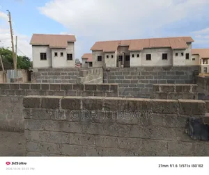 Block ya Townhouse 4 Chumba na Mall kwenye Ekari 2, Nkoroi