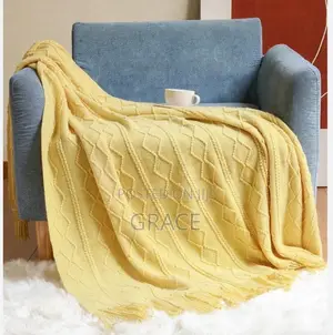 Stylish and Cosy Throw Blanket