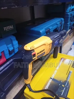 DeWalt Rotary Hammer 800W Mpya Kabisa