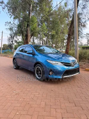 Toyota Auris 2014 Blue