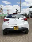 Mazda Demio 2016 Nyeusi - 3