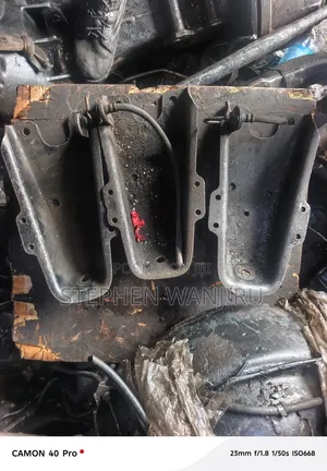 Isuzu ELF Truck Shock Bracket (Iliyo tumika)