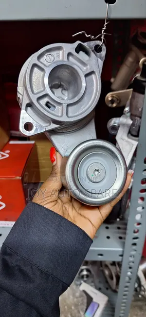 Tensioner ya Fan Belt Mpya kwa Injini ya Honda Fit L13