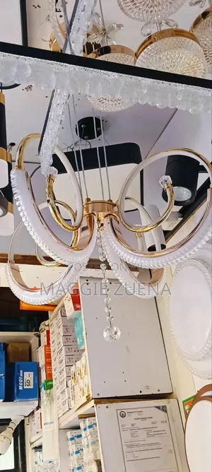 Taa ya Chandelier ya LED ya Rangi Tatu