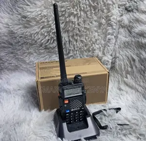 Redio ya Baofeng UV-5R ya Mkononi na Antenna na Charger