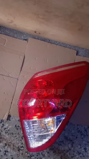 Taa ya Nyuma ya Toyota RAV4 2006-2008
