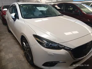 Mazda Axela 2017 Nyeupe