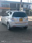 Honda Fit 2011 Nyeusi - 4