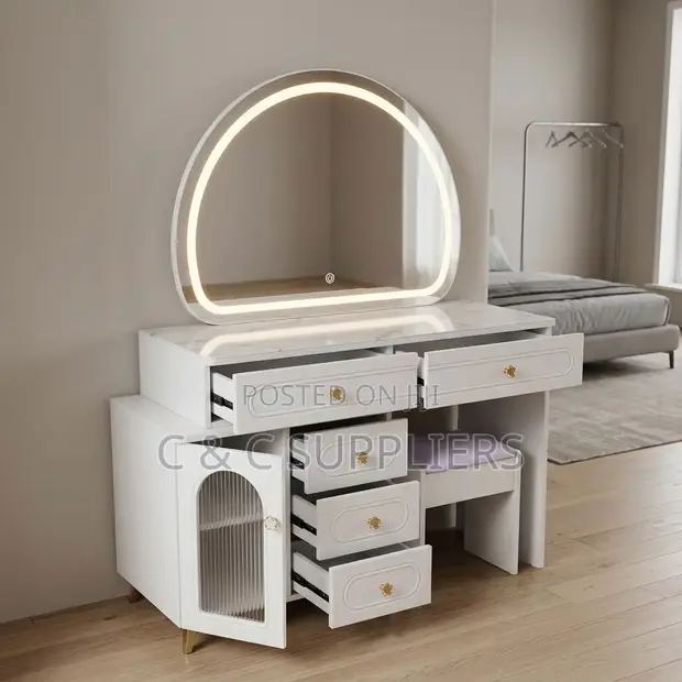 Bedroom Modern Make Up Table With Lighting - 1