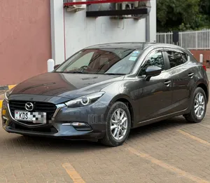 Mazda Axela 2019 Nyeupe