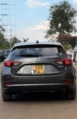 Mazda Axela 2019 Nyeupe - 3