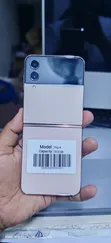 Samsung Galaxy Z Flip4 512GB Gold - 1