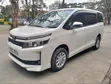 Toyota Noah 2017 Nyeupe - 2