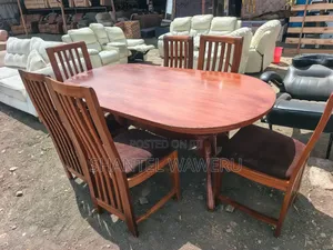 Used Dining Table - 5 Seater, Triangular